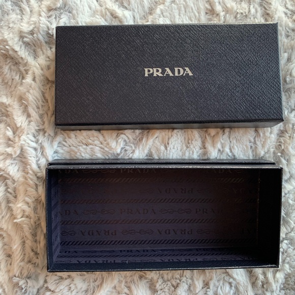 Prada Box - Picture 2 of 5